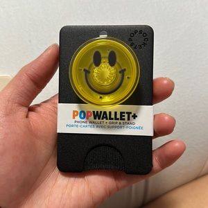 Smiley Face PopSockets PopWallet with PopGrip
Cell Phone Grip & Stand